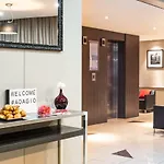 Adagio La Defense Esplanade Апарт-отель 4*