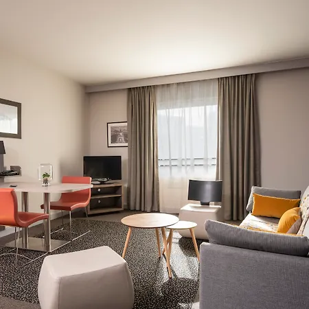 Aparthotel Adagio La Defense Esplanade 4*