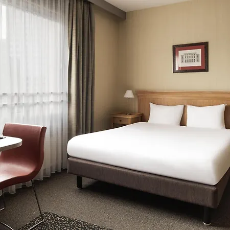 Adagio La Defense Esplanade 4* Puteaux