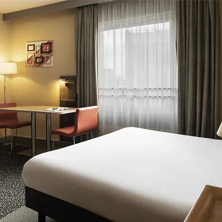 Adagio La Defense Esplanade 4*