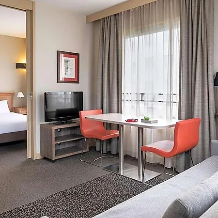 Adagio La Defense Esplanade Hotel apartamentowy Puteaux