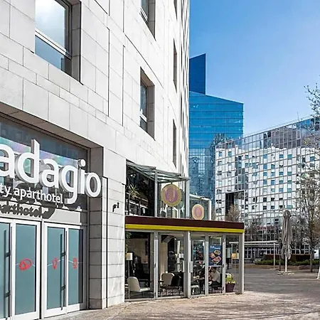 Adagio La Defense Esplanade 4*