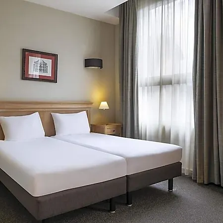 Adagio La Defense Esplanade 4* Puteaux