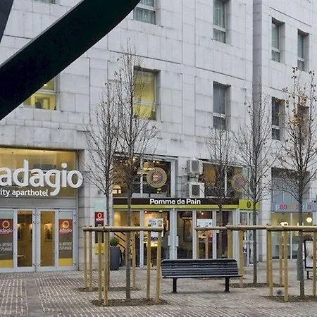 Adagio La Defense Esplanade מלון דירות