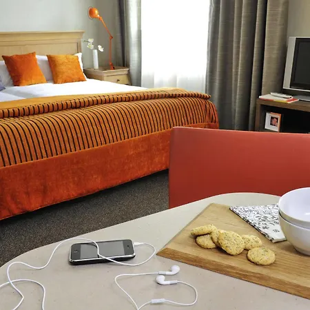מלון דירות Adagio La Defense Esplanade 4*