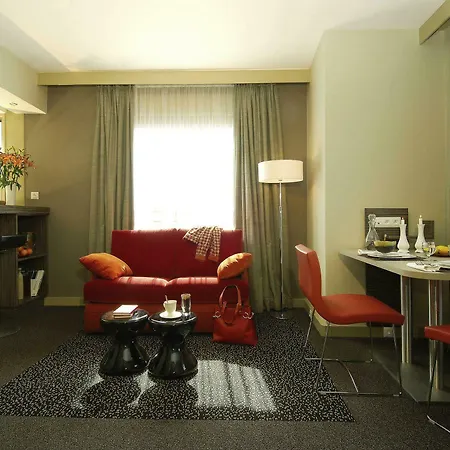Adagio La Defense Esplanade Aparthotel 4*