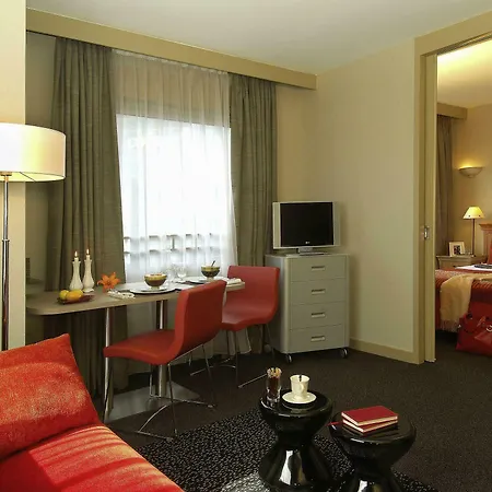 拉德芳斯滨海公寓式酒店 4*