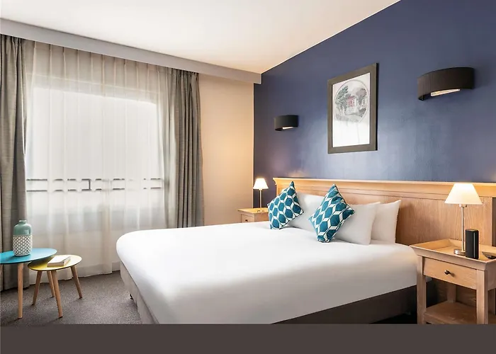 מלון דירות Adagio La Defense Esplanade 4*