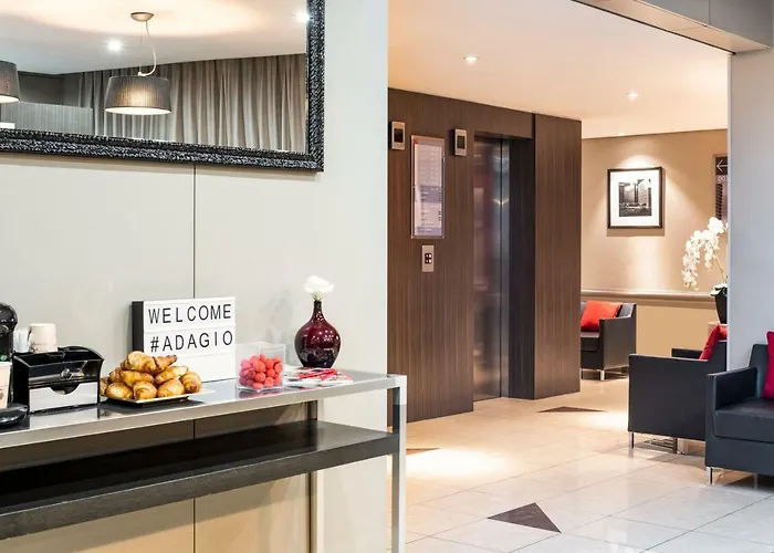Adagio La Défense Esplanade Aparthotel 4*